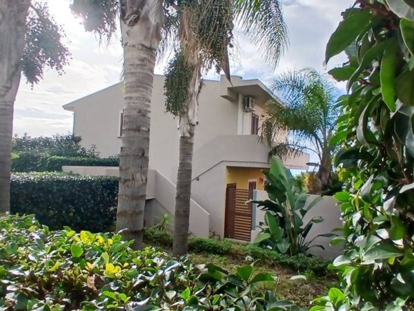 casa indipendente in vendita a Ragusa in zona Marina