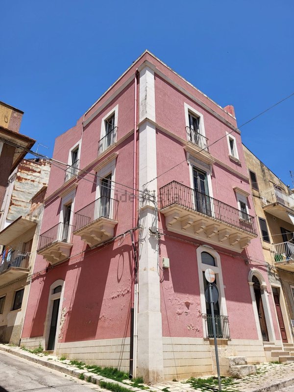 casa indipendente in vendita a Ragusa