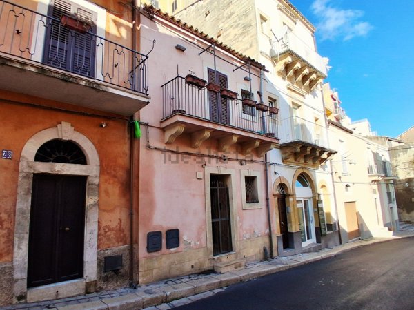 casa indipendente in vendita a Ragusa in zona Ibla