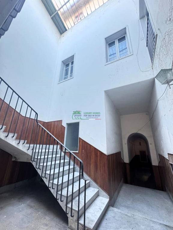 casa indipendente in vendita a Ragusa in zona Ragusa Centro