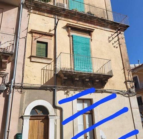 casa indipendente in vendita a Ragusa in zona Ragusa Centro
