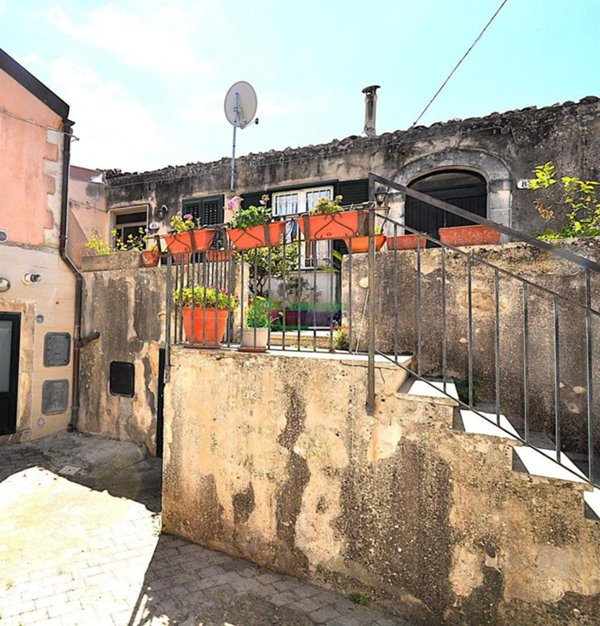 casa indipendente in vendita a Ragusa in zona Ibla