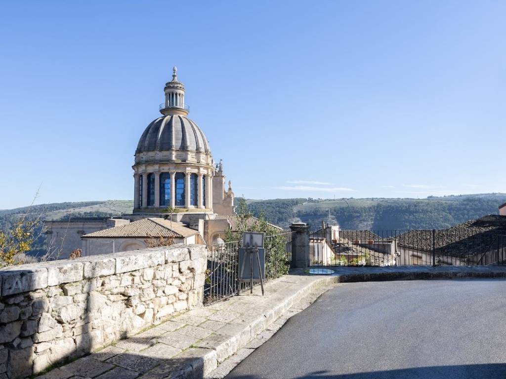 casa indipendente in vendita a Ragusa in zona Ibla