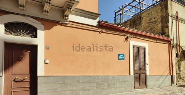 casa indipendente in vendita a Ragusa