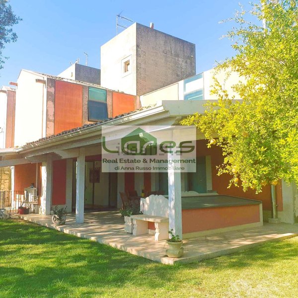 casa indipendente in vendita a Ragusa