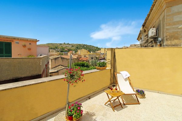 casa indipendente in vendita a Ragusa in zona Ibla