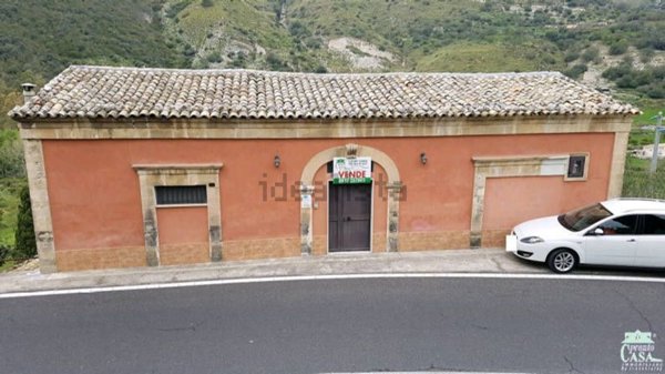 casa indipendente in vendita a Ragusa in zona Ibla