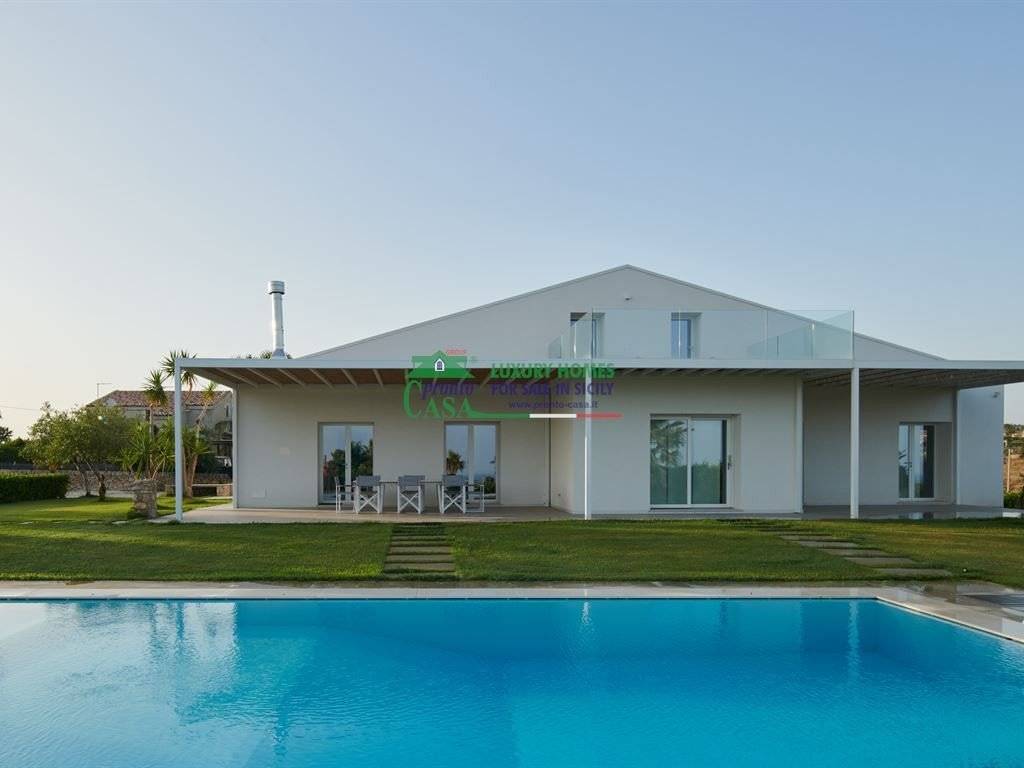 casa indipendente in vendita a Ragusa in zona Marina