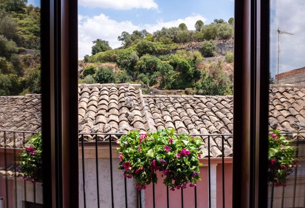casa indipendente in vendita a Ragusa in zona Ibla