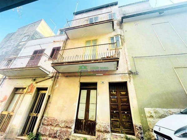 casa indipendente in vendita a Ragusa
