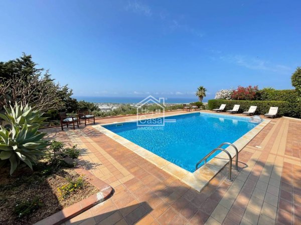 casa indipendente in vendita a Ragusa in zona Marina