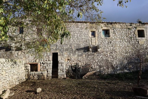 casale in vendita a Ragusa in zona Pizzillo