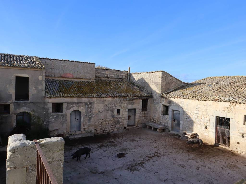 casa indipendente in vendita a Ragusa in zona San Giacomo / Bellocozzo