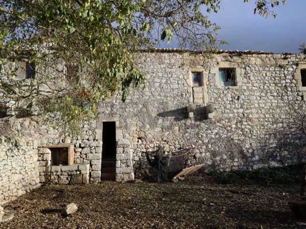 casa indipendente in vendita a Ragusa in zona San Giacomo / Bellocozzo