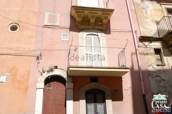 casa indipendente in vendita a Ragusa in zona Ragusa Centro