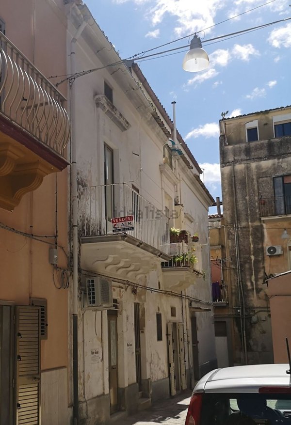 casa indipendente in vendita a Ragusa in zona Ragusa Centro
