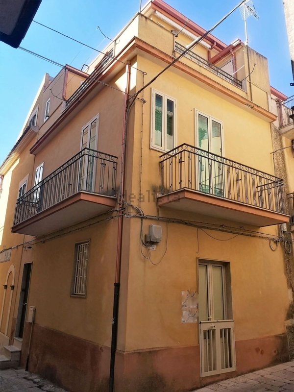 casa indipendente in vendita a Ragusa