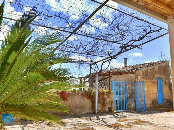 casa indipendente in vendita a Ragusa in zona San Giacomo / Bellocozzo