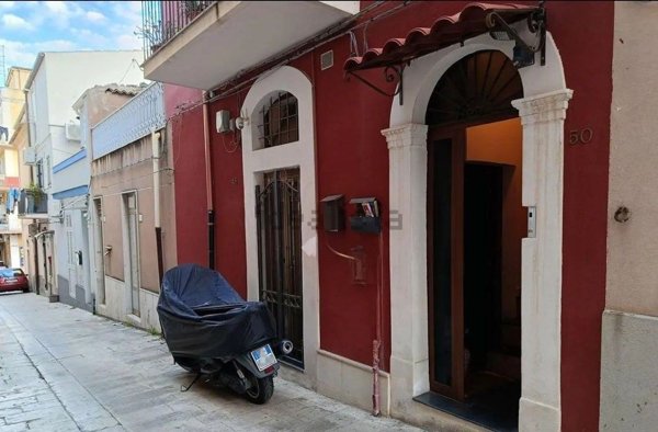 casa indipendente in vendita a Ragusa in zona Ragusa Centro
