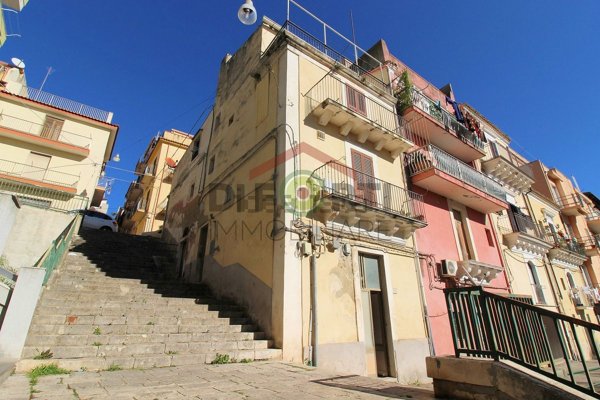 casa indipendente in vendita a Ragusa