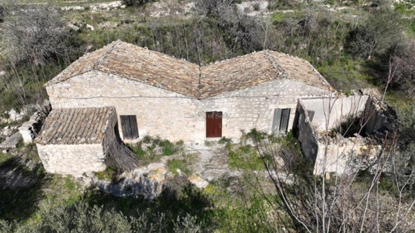 casa indipendente in vendita a Ragusa in zona San Giacomo / Bellocozzo