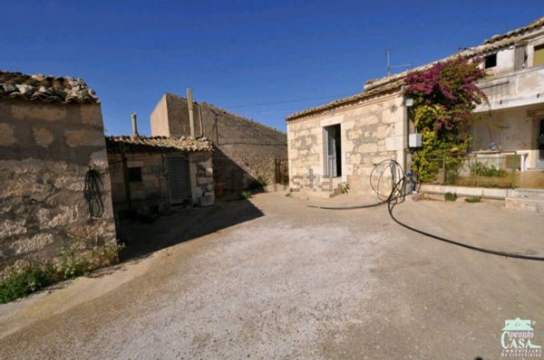 casa indipendente in vendita a Ragusa in zona Donnafugata