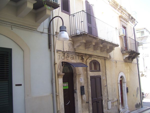 casa indipendente in vendita a Ragusa