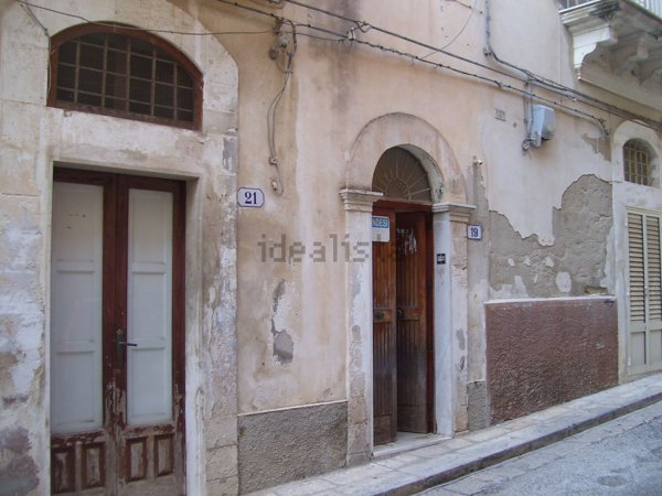 casa indipendente in vendita a Ragusa