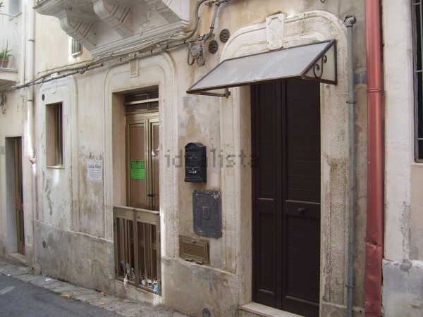 casa indipendente in vendita a Ragusa