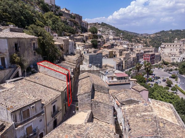 casa indipendente in vendita a Ragusa in zona Ibla