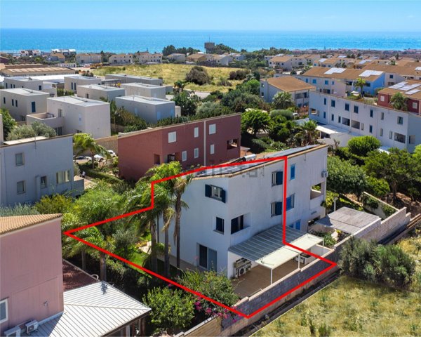 casa indipendente in vendita a Ragusa in zona Marina