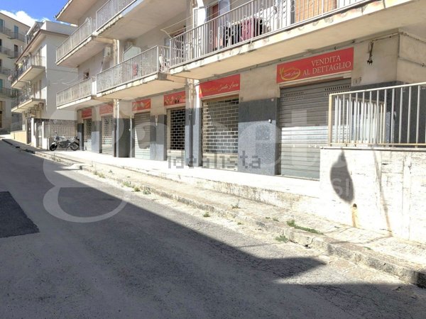 locale commerciale in vendita a Ragusa in zona Ibla