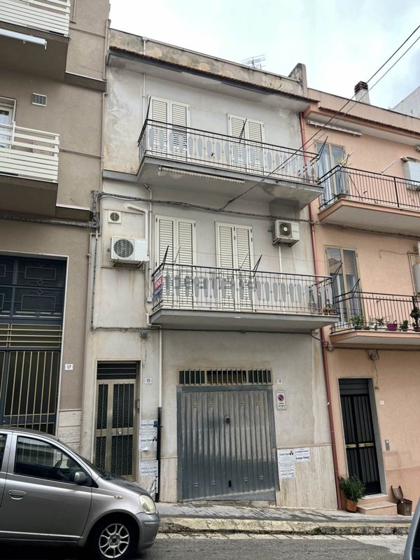 casa indipendente in vendita a Ragusa
