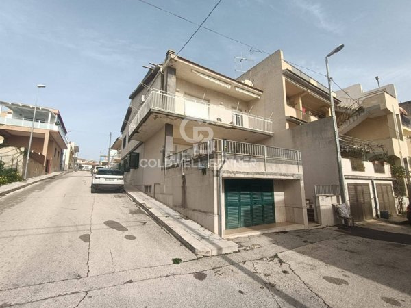 casa indipendente in vendita a Ragusa in zona Marina