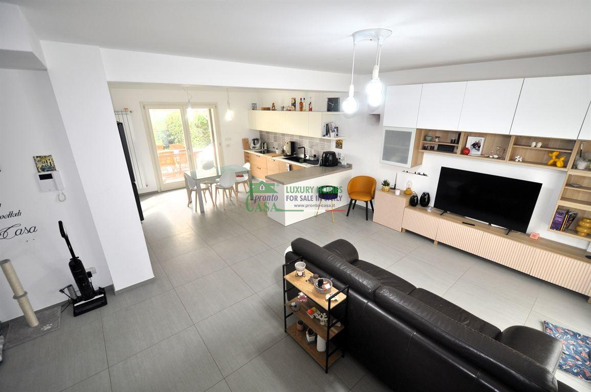 casa indipendente in vendita a Ragusa
