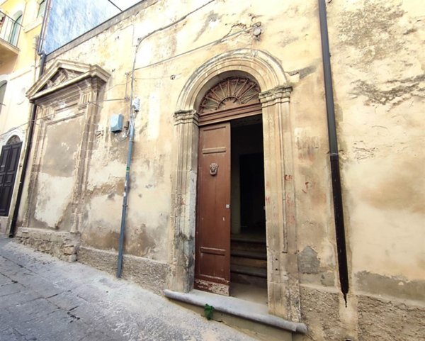 casa indipendente in vendita a Ragusa in zona Ibla