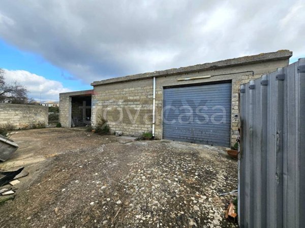 casa indipendente in vendita a Ragusa