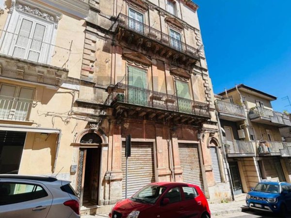 casa indipendente in vendita a Ragusa in zona Ibla