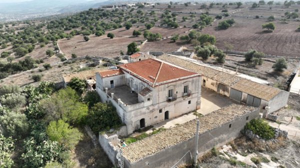 villa in vendita a Ragusa in zona Donnafugata