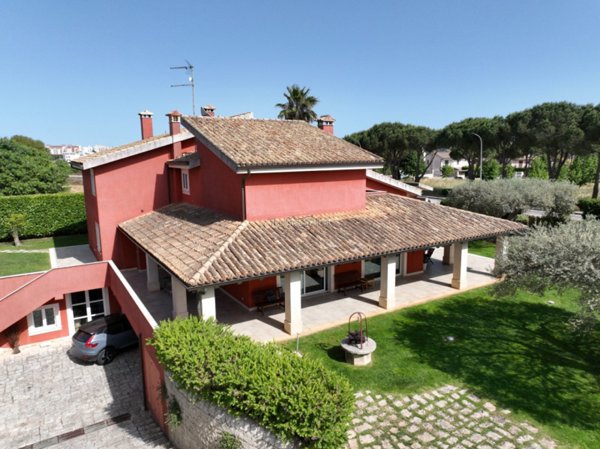 casa indipendente in vendita a Ragusa