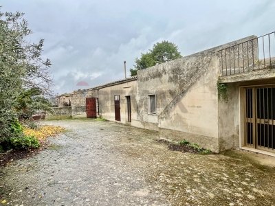 casa indipendente in vendita a Ragusa in zona Ibla
