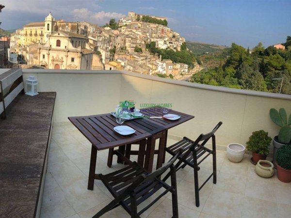 casa indipendente in vendita a Ragusa in zona Ibla