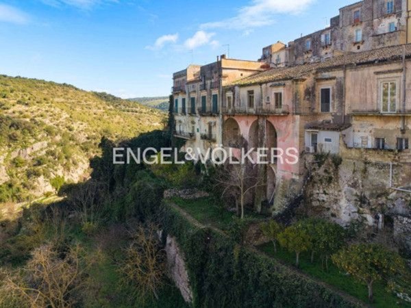 casa indipendente in vendita a Ragusa in zona Ibla