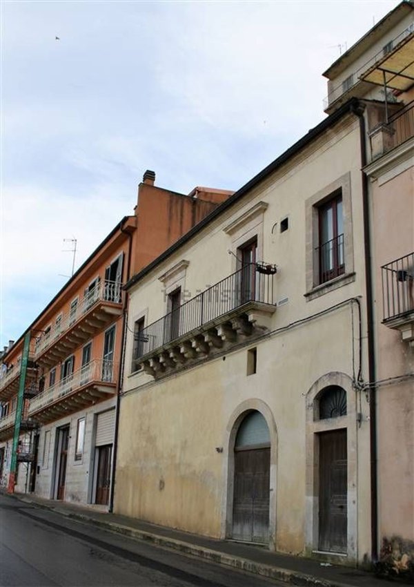 casa indipendente in vendita a Ragusa in zona Ibla