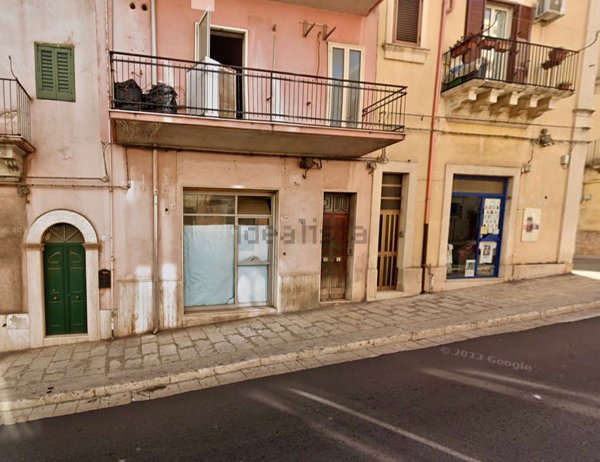 locale commerciale in vendita a Ragusa in zona Ragusa Centro