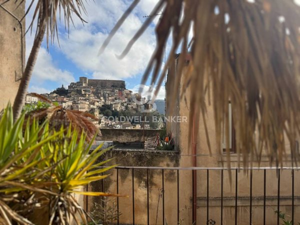 casa indipendente in vendita a Ragusa in zona Ibla