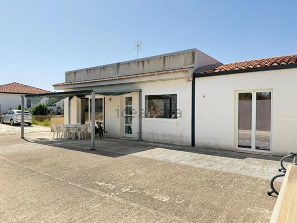 casa indipendente in vendita a Ragusa
