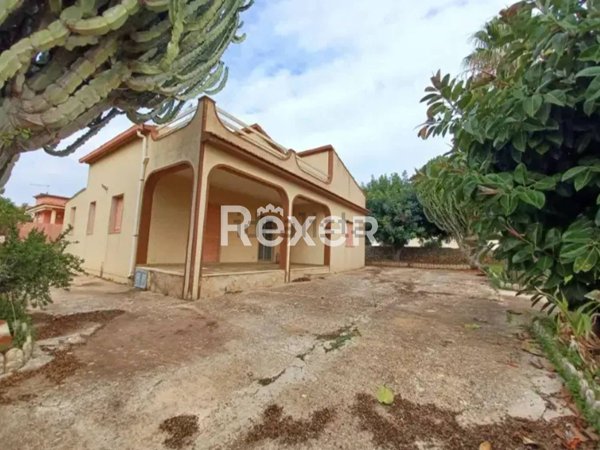 casa indipendente in vendita a Ragusa in zona Marina