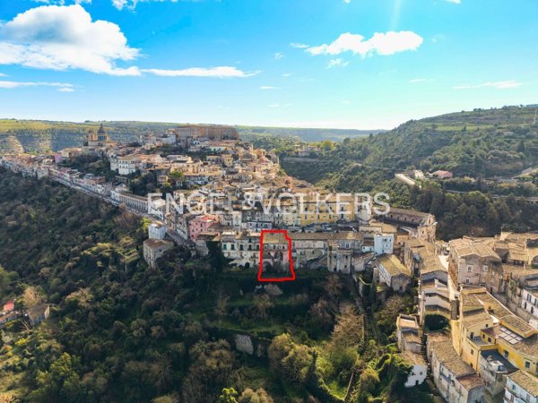 casa indipendente in vendita a Ragusa in zona Ibla