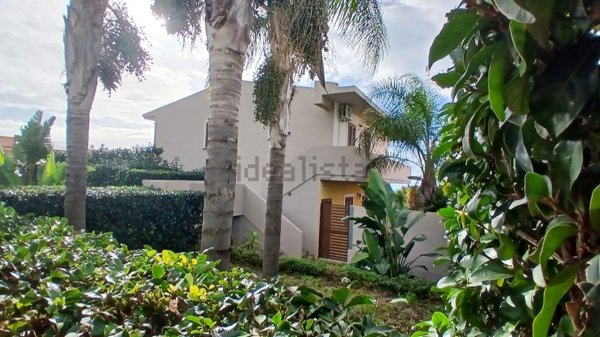 casa indipendente in vendita a Ragusa in zona Marina